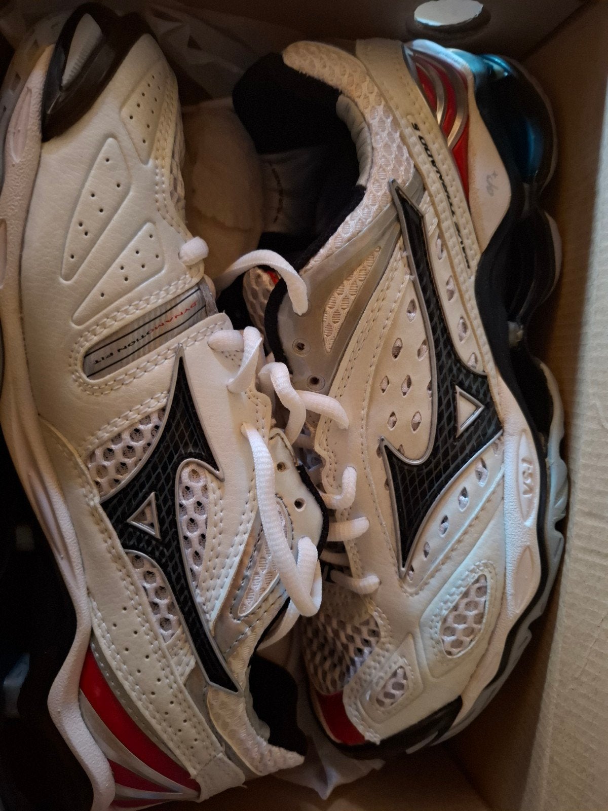 Nieuwe Mizuno volleybalschoenen maat 36,5 - 39 of 41, Sport en Fitness, Volleybal, Ophalen of Verzenden, Nieuw, Schoenen