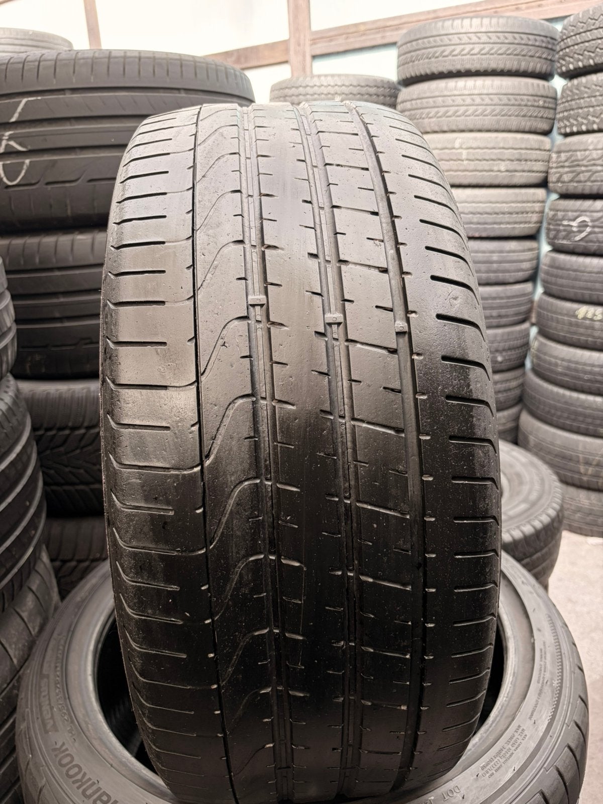 255 40r21 pirelli avec montage et équilibrage, Enlèvement, Utilisé