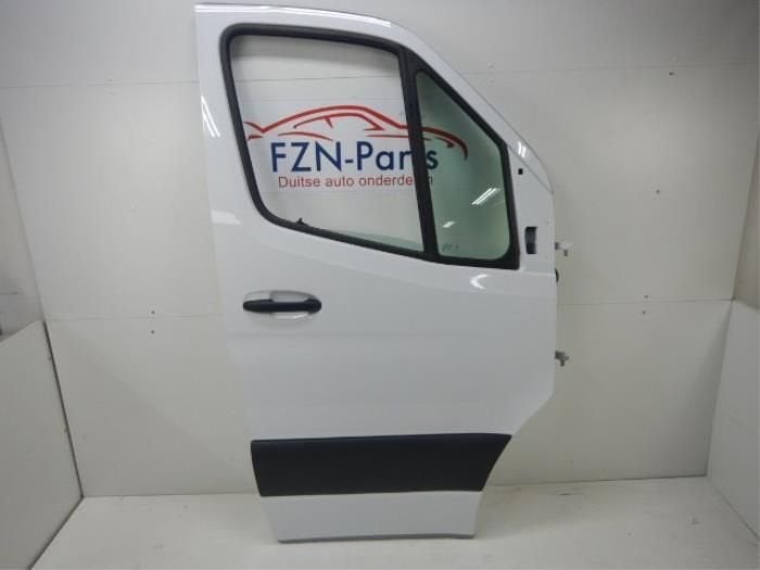 Mercedes-Benz Sprinter W907 Portier rechts-voor 9147, Enlèvement ou Envoi, Utilisé, Avant, Porte