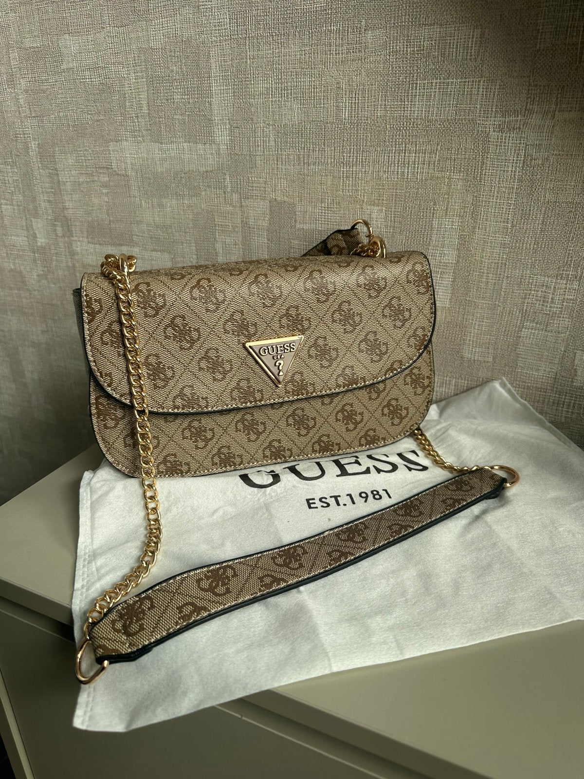 Guess tas Nieuw !, Handtassen en Accessoires, Ophalen of Verzenden, Zo goed als nieuw