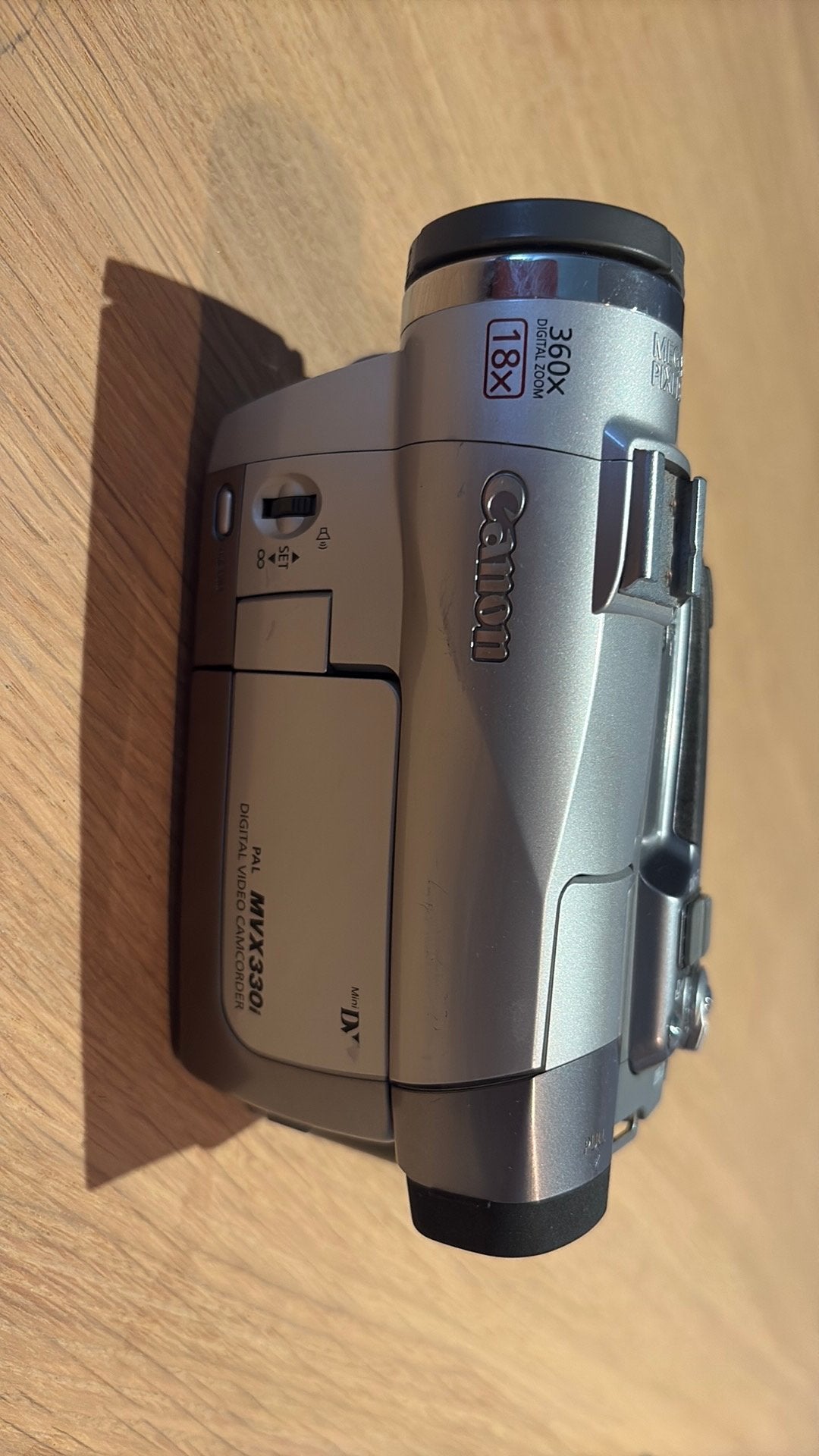 Canon MVX330i MiniDV digitale videocamera, TV, Hi-fi & Vidéo, Caméscopes numériques, Enlèvement, Caméra, Canon