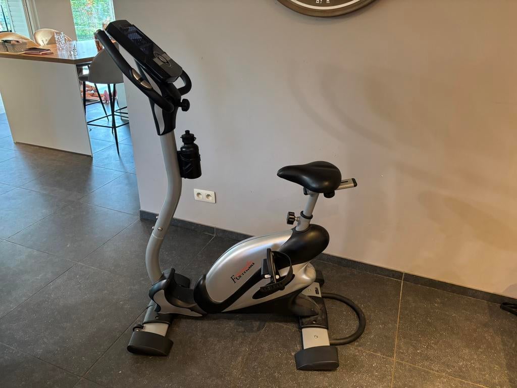 Hometrainer elektrisch, Enlèvement, Comme neuf, Vélo d'appartement