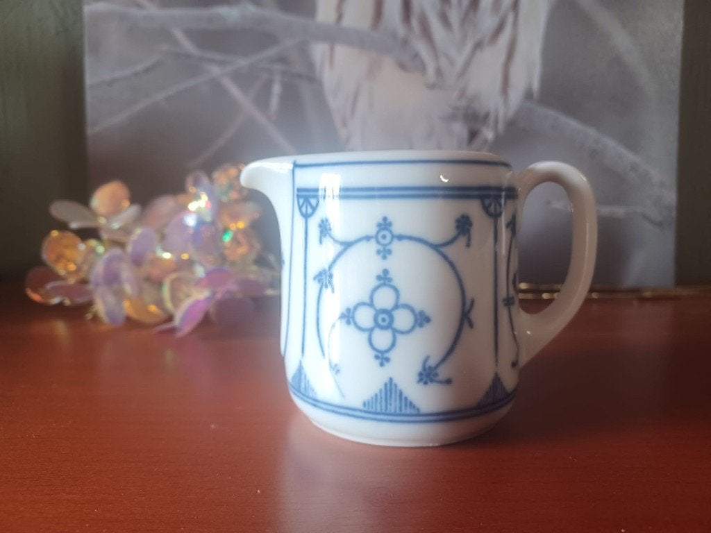 Pot à lait Bareuther Waldsassen Blau Saks - Bleu indien, Antiquités & Art, Antiquités | Services (vaisselle) pièces, Enlèvement ou Envoi