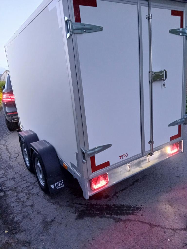 Aanhangwagen gesloten 750kg VDM +gratis optiepakket+garantie, Enlèvement, Neuf