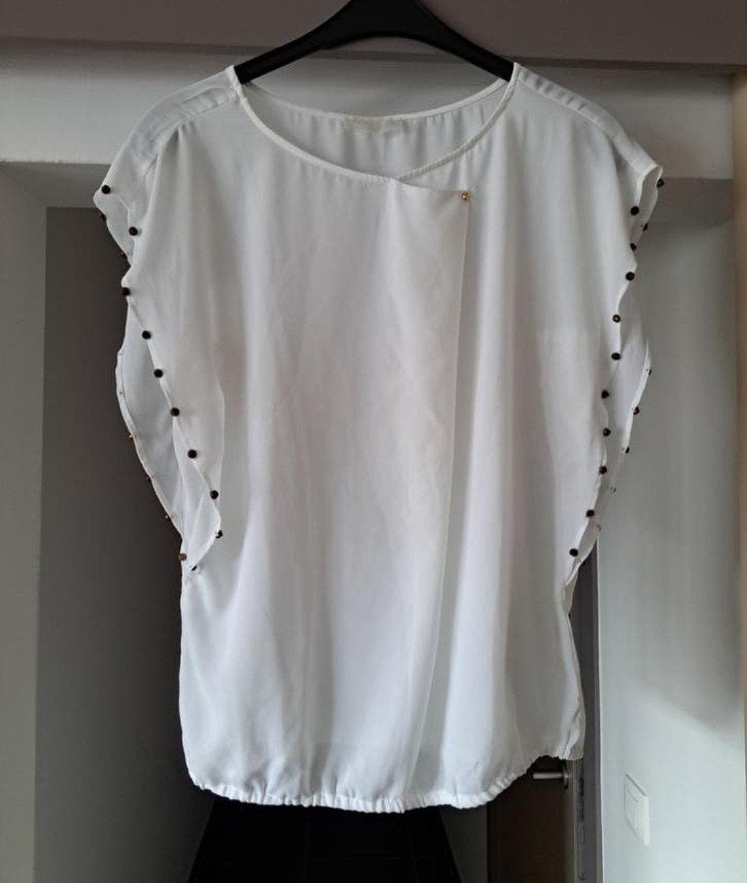Guess, witte blouse met studs, M, Kleding | Dames, Maat 38/40 (M), Guess, Wit, Ophalen of Verzenden