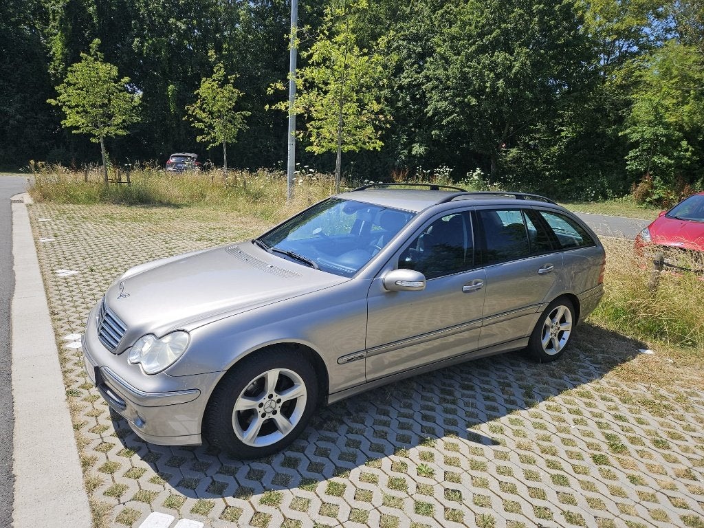 Mercedes C220 CDI Avantgarde Estate goed onderhouden, Argent ou Gris, 1800 kg, 110 kW, Capteur de stationnement