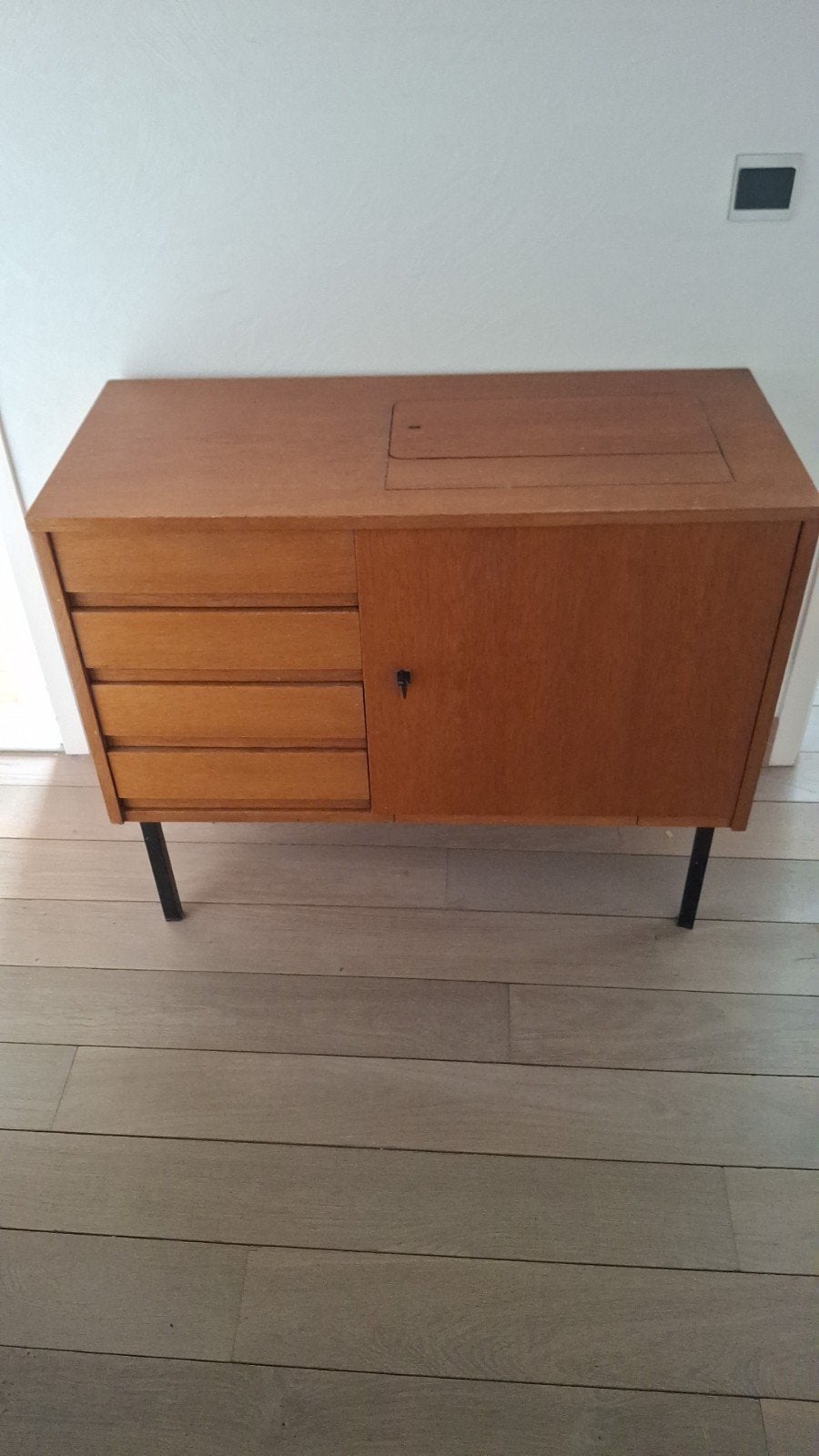 Vintage kastje jaren'60, Huis en Inrichting, Ophalen, Teakhout