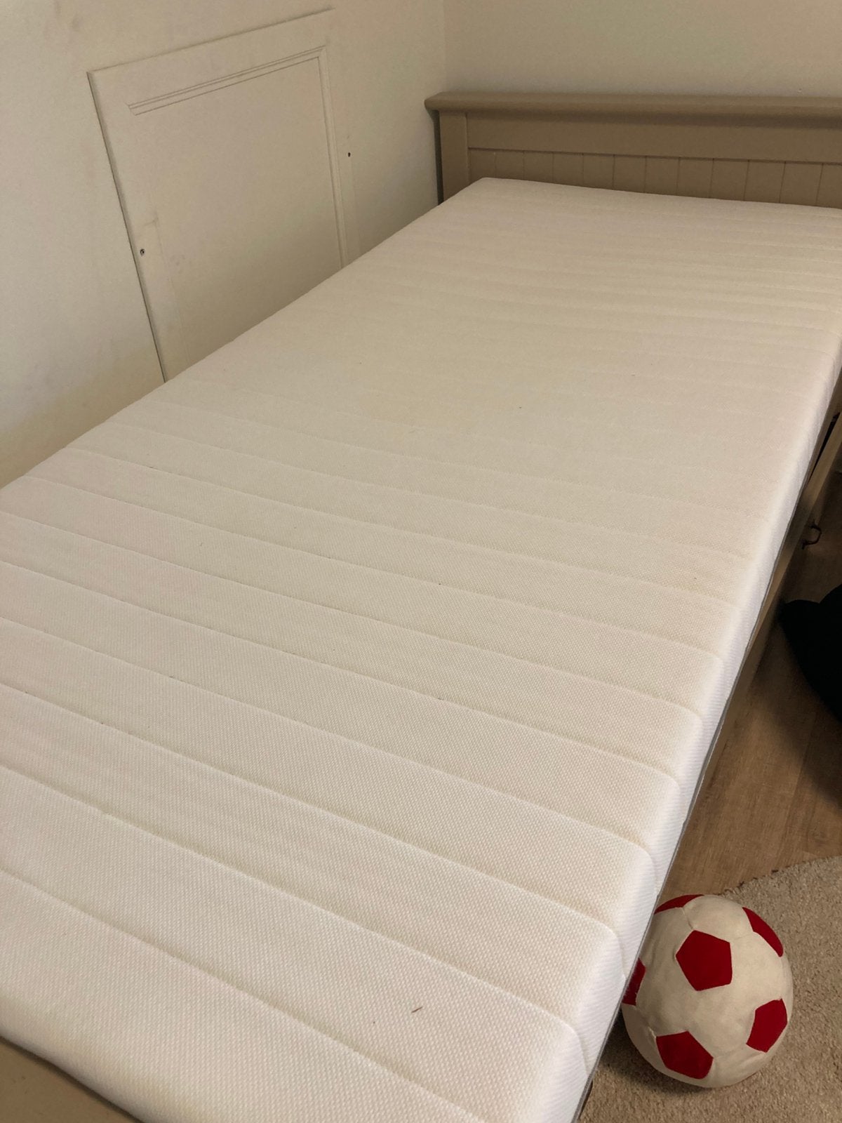 2x IKEA Matras (Malfors & Malvik), Huis en Inrichting, Ophalen, Zo goed als nieuw, Eenpersoons, Matras