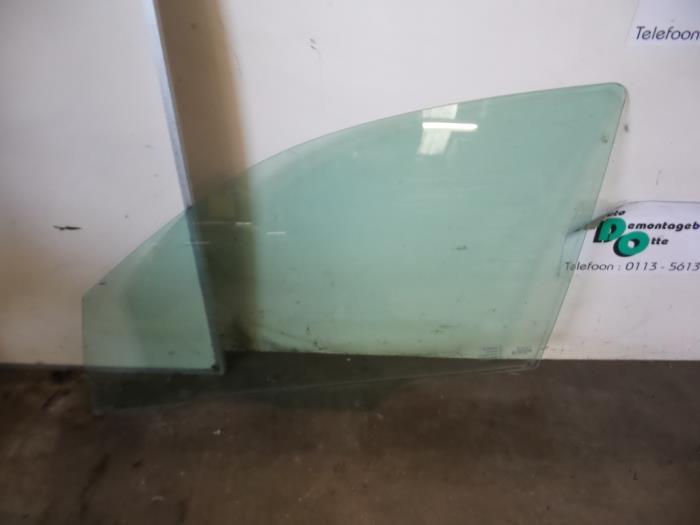 Portierruit 4Deurs links-voor van een Mazda 2 (2 03-), Gebruikt, -, -, Ophalen of Verzenden