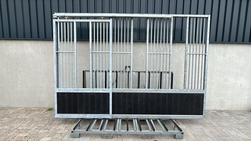 Groepshuisvesting premium | 3500 x 2200 mm | Schuifdeur, Dieren en Toebehoren, Weidegang, 4 paarden of pony's of meer