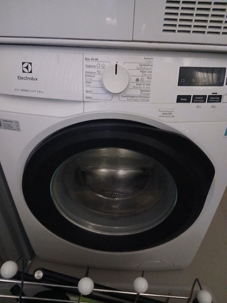 Machine à laver, Electroménager, Lave-linge, 1200 à 1600 tours, 85 à 90 cm, Programme lavage à la main, Comme neuf