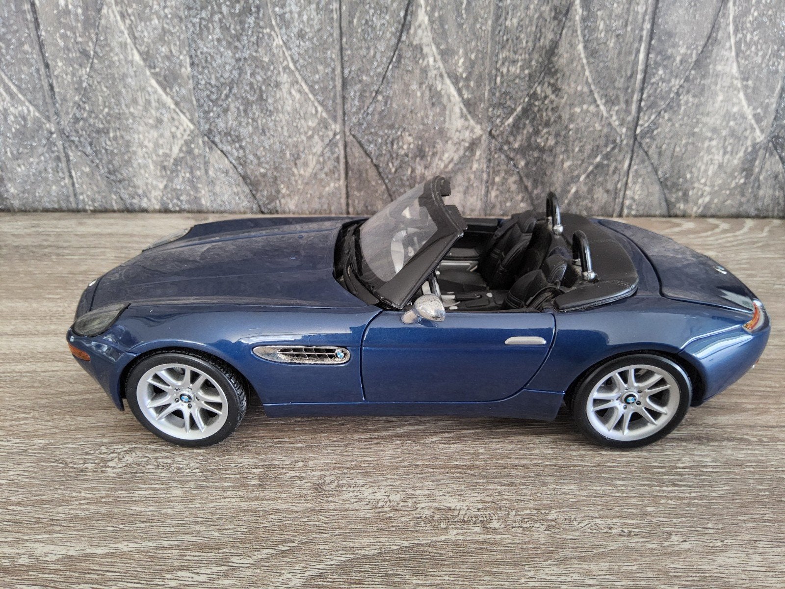 BMW Z8., Enlèvement ou Envoi, Maisto