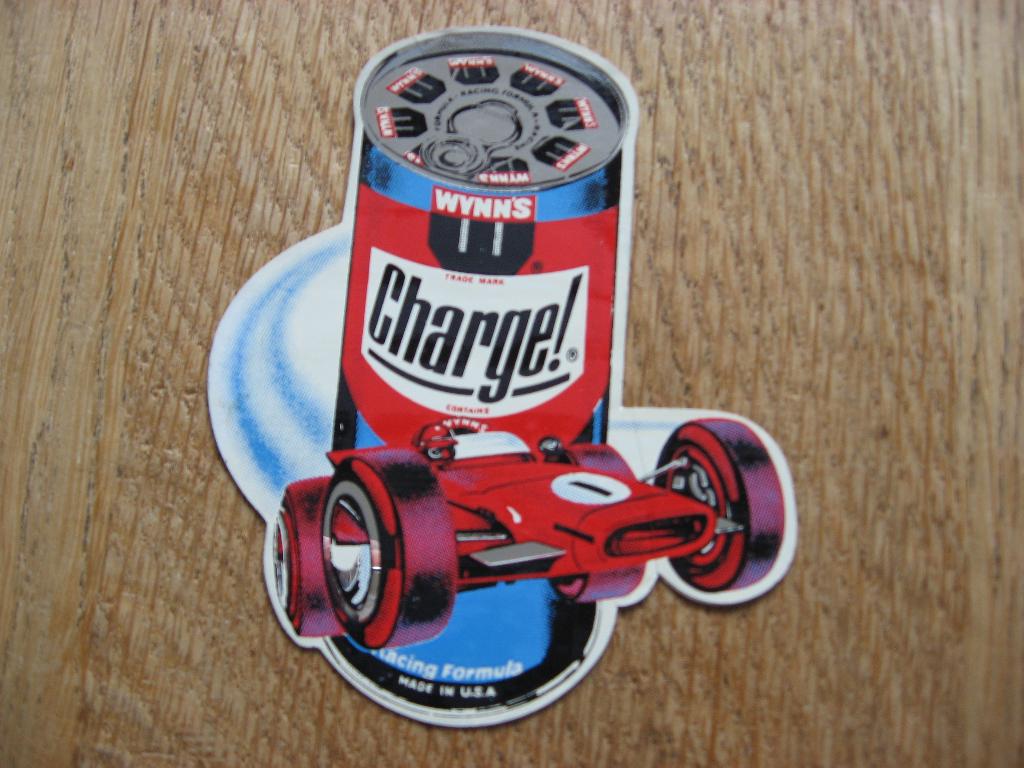 Racing Formula Wynn's Charge! Made in USA Vintage Sticker, Verzamelen, Ophalen of Verzenden, Nieuw, Auto of Motor