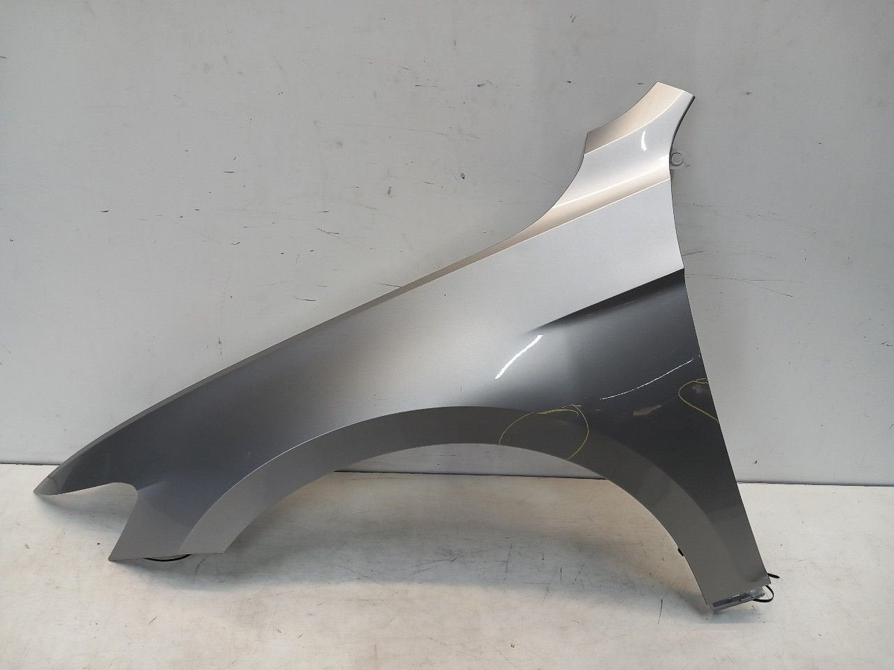 Spatbord links voor Volkswagen Passat, Auto-onderdelen, Onderdelen@venauto.nl, Van der Ven Autorecycling B.V., Gebruikt, Ettenseweg 76, 4706 PB Roosendaal, The Netherlands