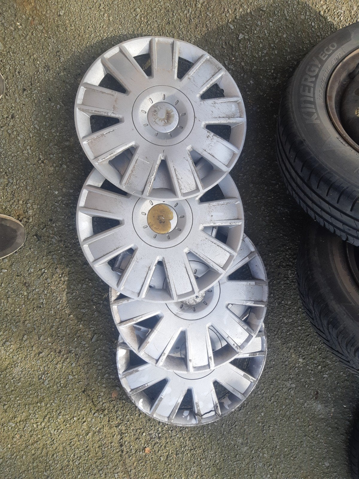 set wieldeksels 15 inch, Ophalen