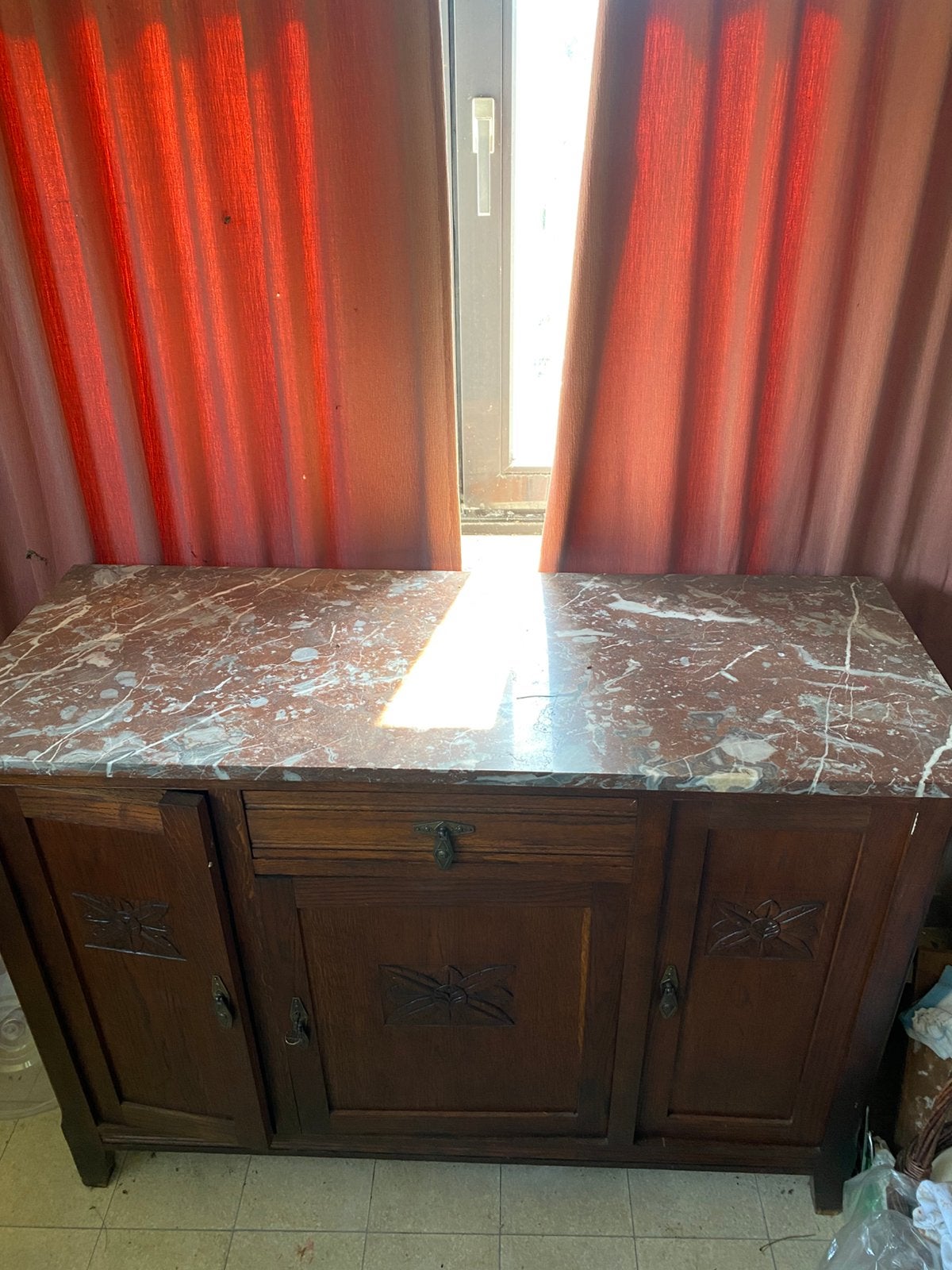 Vintage slaapkamer in eik en marmer, Ophalen