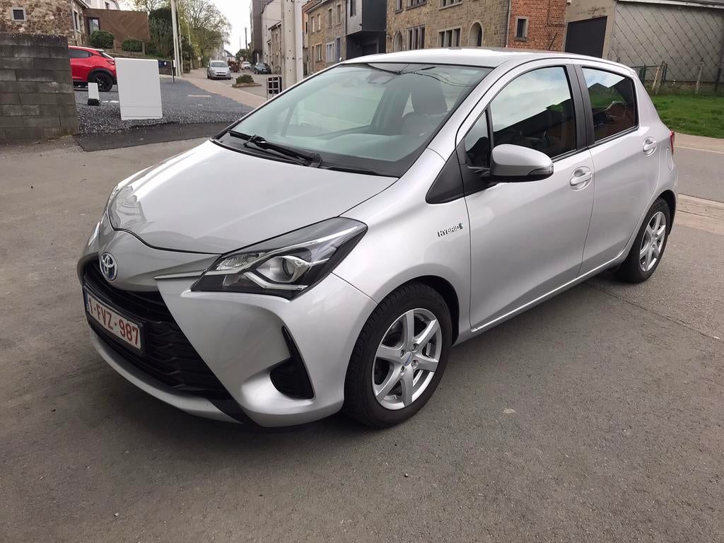 Toyota Yaris 1.5i. Hybrid. Euro 6C, 4 deurs, Euro 6, 4 cilinders, Startonderbreker