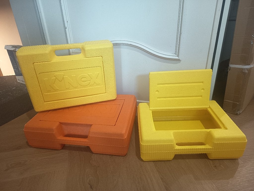 K'nex opbergkoffers, Enlèvement, K'nex