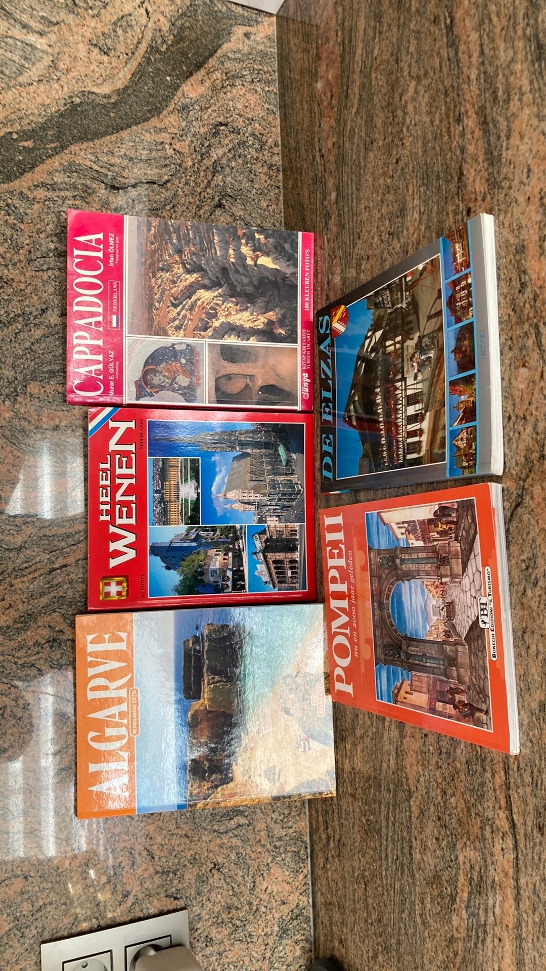 Reisgidsen 3€ het stuk, Boeken, Ophalen, Nieuw