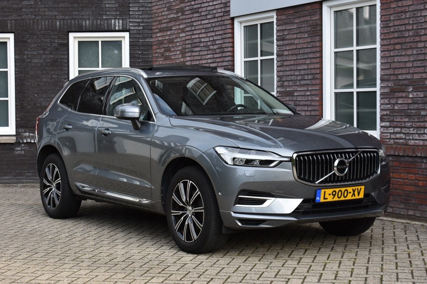 Volvo XC60 2.0 T8 Twin Engine AWD Inscription Wij zijn op af, Auto's, Automaat, Zwart, Parkeersensor, Bedrijf