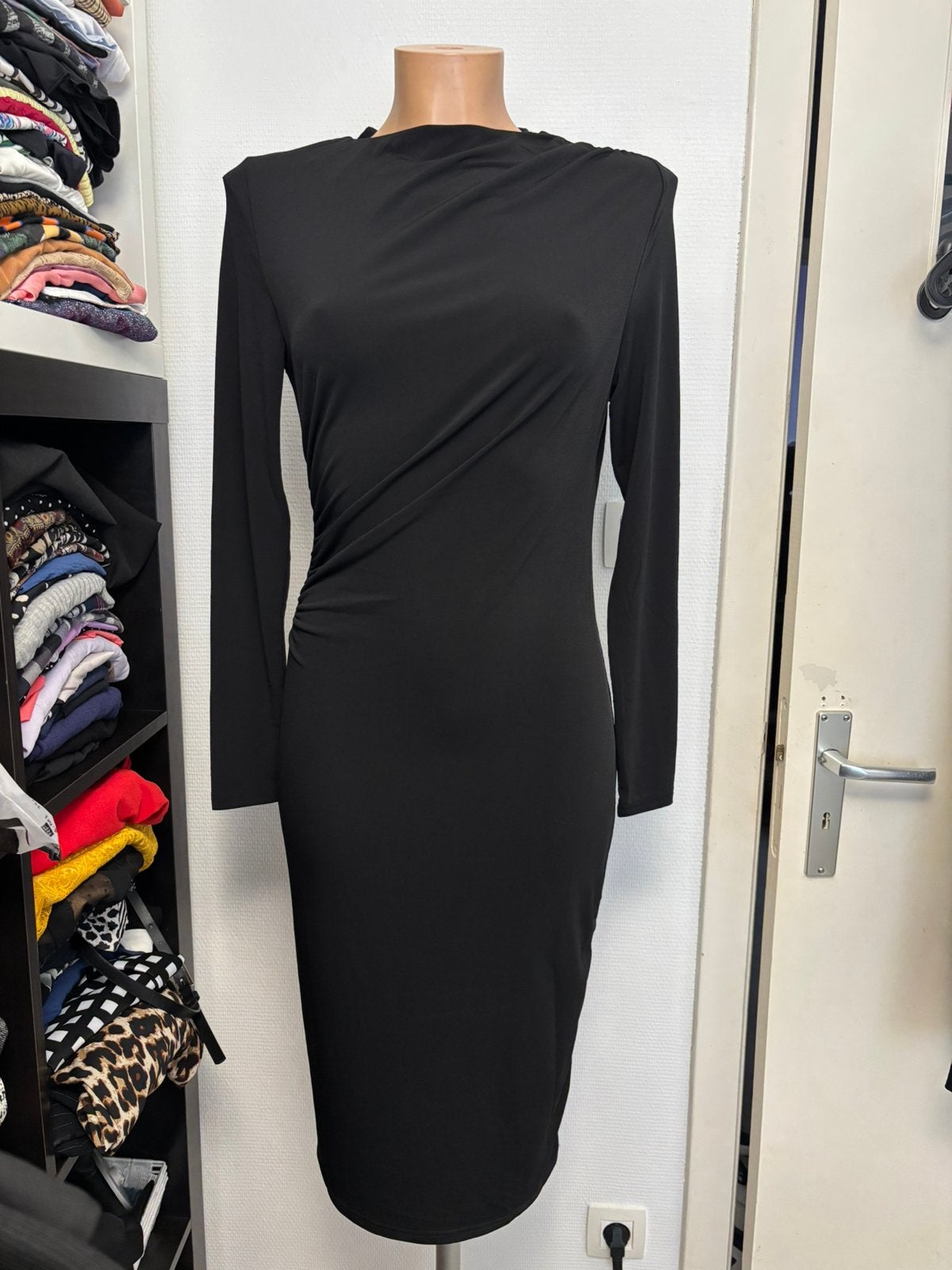 Nieuwe zwarte lange jurk, Kleding | Dames, Zwart, Nieuw, Ophalen of Verzenden, Maat 36 (S)