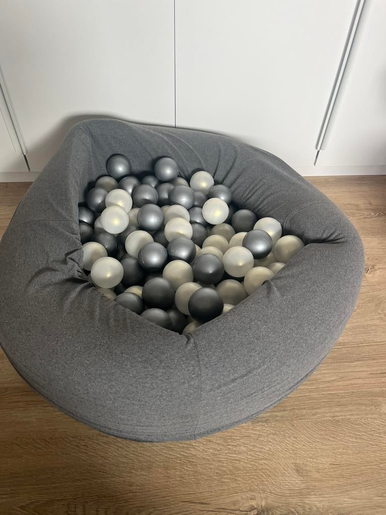 Ballenbad MISIOO met zilverkleurige en witte ballen, Ophalen, Gebruikt