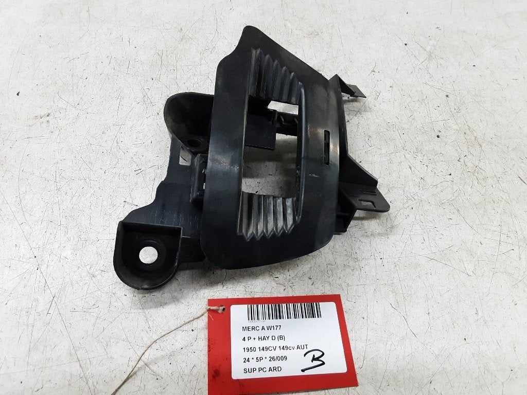 SUPPORT PARE-CHOCS ARRIÈRE DROIT A (177.0) (A1778854405), Autos : Pièces & Accessoires, Suspension & Châssis, Mercedes-Benz, Utilisé