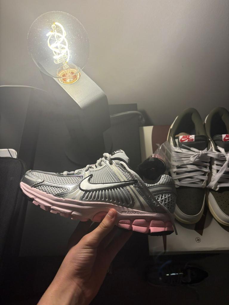 Nike Zoom Vomero 5 size 39, Overige kleuren, Nieuw, Ophalen of Verzenden, Sneakers