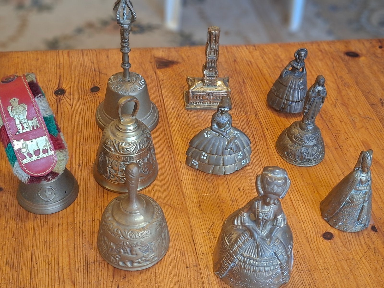 les anciennes cloches, Enlèvement ou Envoi