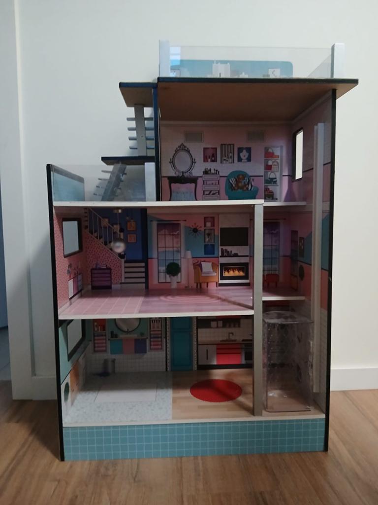 Poppenhuis met meubeltjes, Ophalen