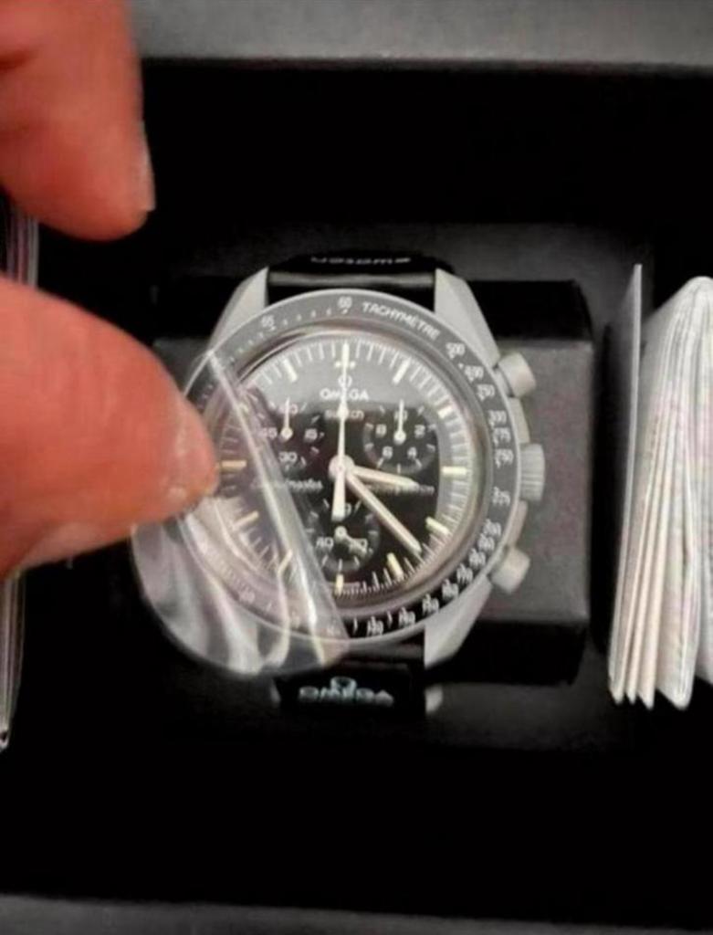 Montre Swatch oméga moon édition spéciale neuf, Ophalen of Verzenden