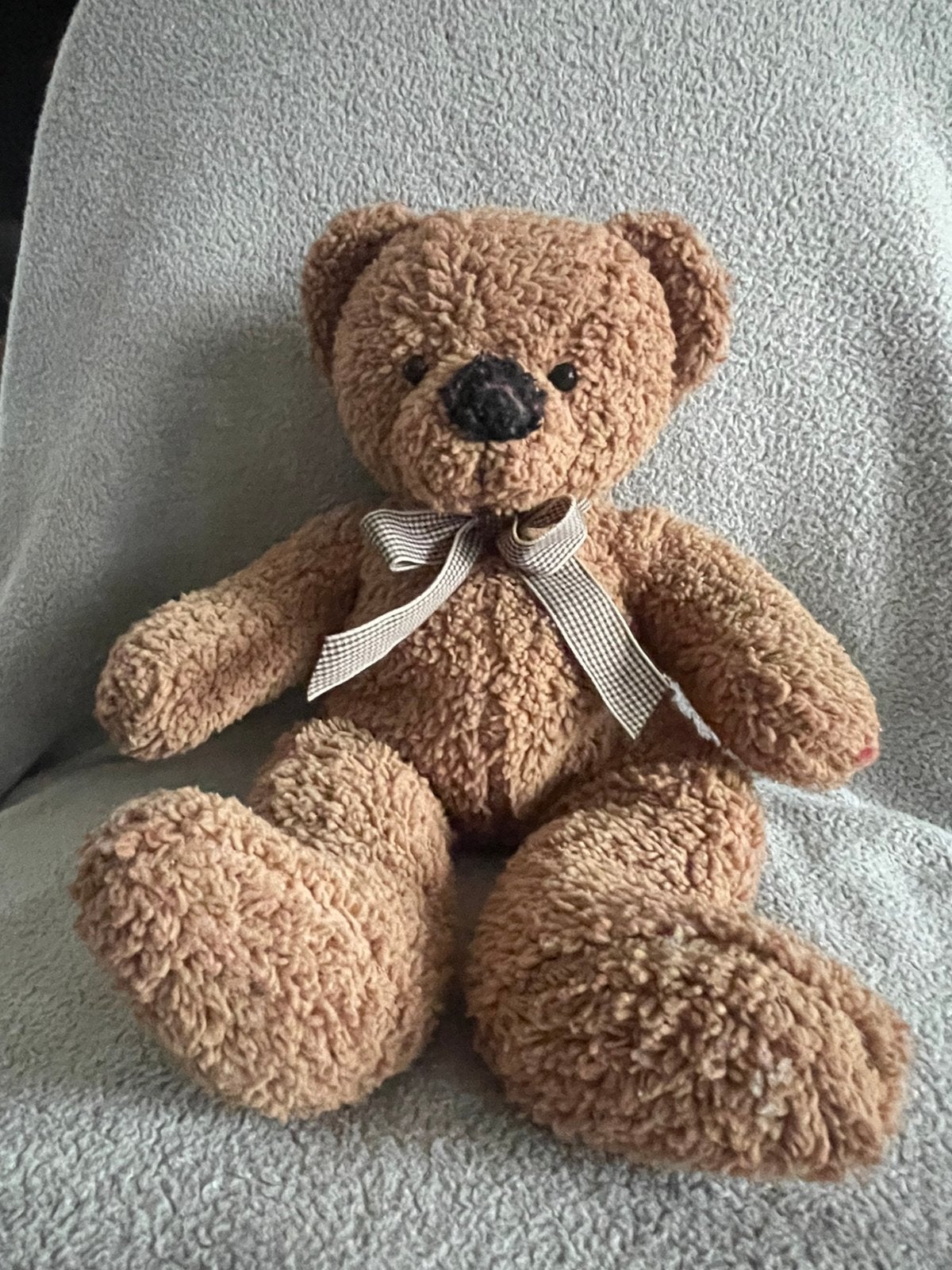 Bruine teddybeer met strik – 24 cm, Ophalen, Gebruikt