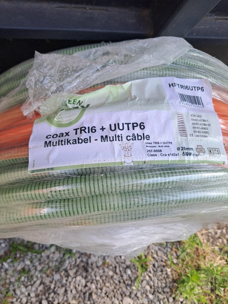 Coax- utp kabel, Doe-het-zelf en Bouw, Ophalen, Nieuw, Kabel of Snoer