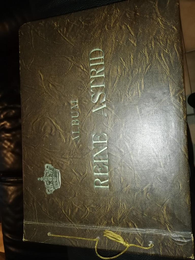 Plakboek van Côte d'Or, Antiek en Kunst, Ophalen