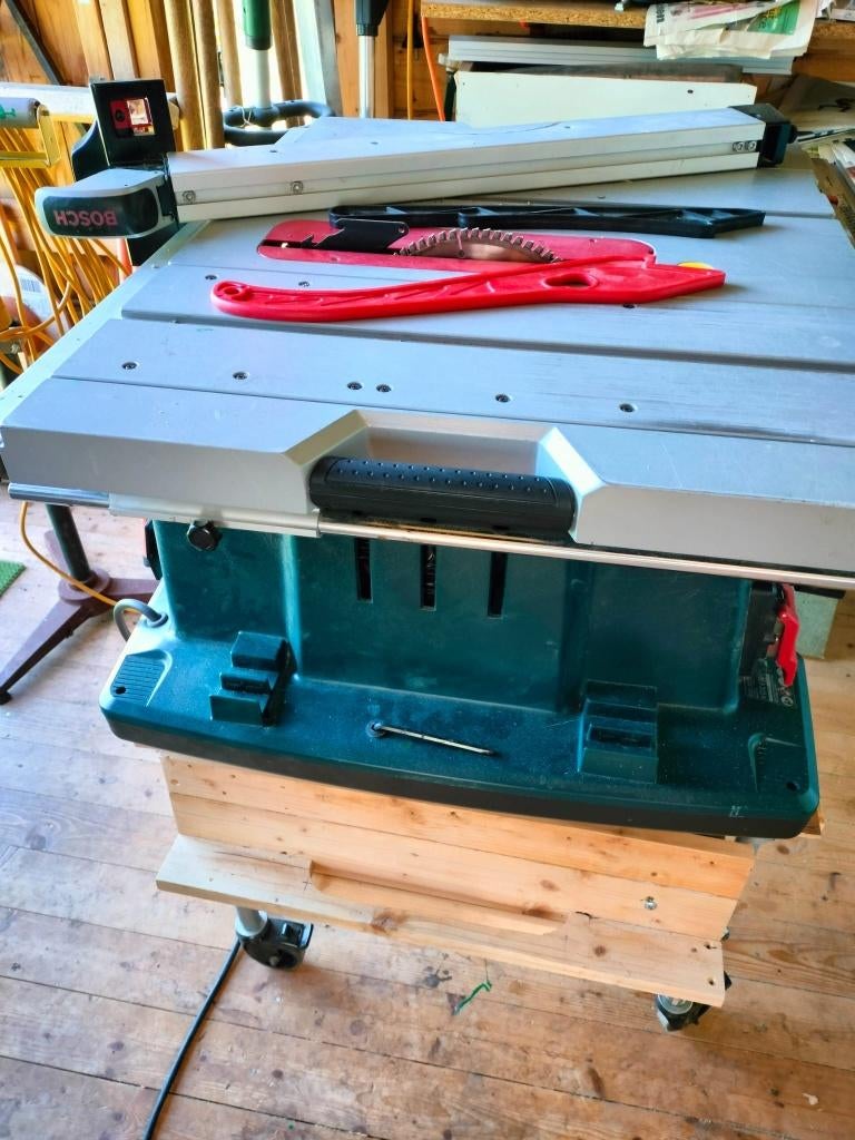 Tafelzaag: Bosch GTS 10 XC, Doe-het-zelf en Bouw, Gereedschap | Zaagmachines, Zo goed als nieuw, Overige typen, 1200 watt of meer