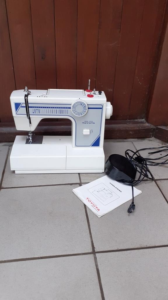 Toyota naaimachine, Enlèvement, Machine à coudre