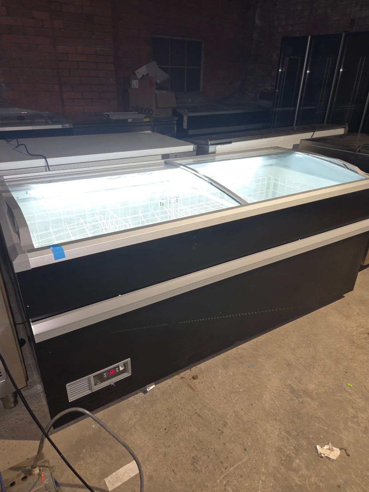 COMBISTEEL VRIESKIST – 1.136 LITER, Ophalen