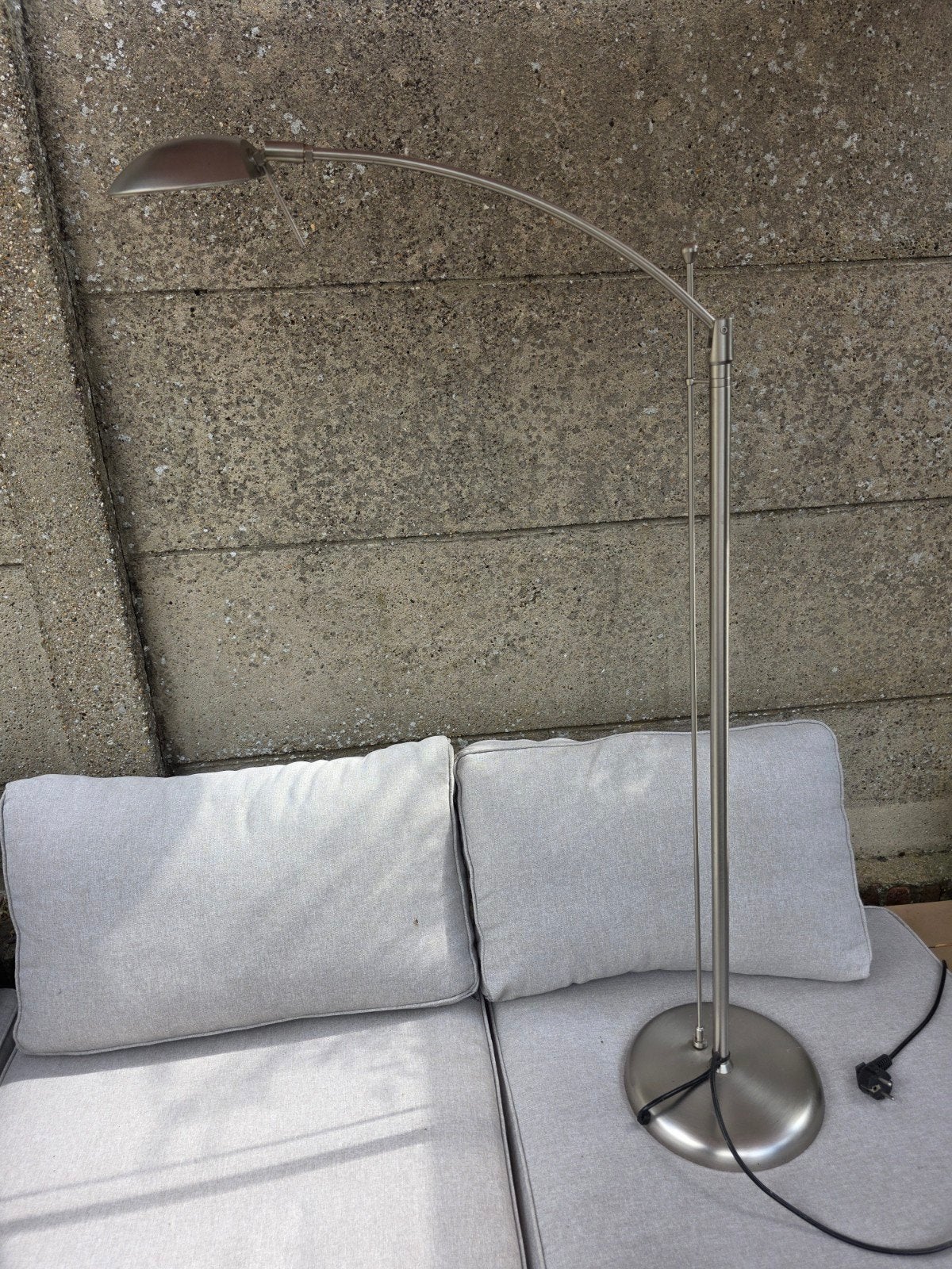 staanlamp pujol, Ophalen