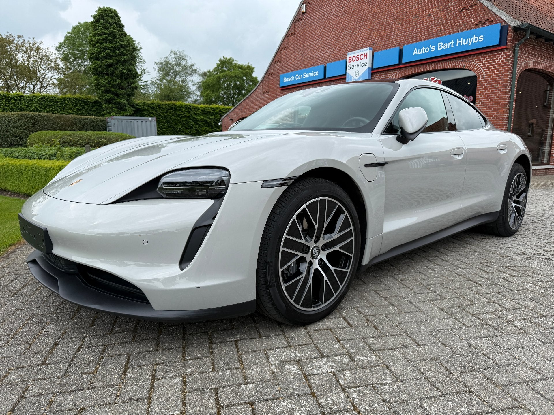 Porsche Taycan 93.4 kWh FACELIFT - ACC / PORSCHE ENTRY / PAN, Autos, Argent ou Gris, Achat, Carnet d'entretien, Automatique