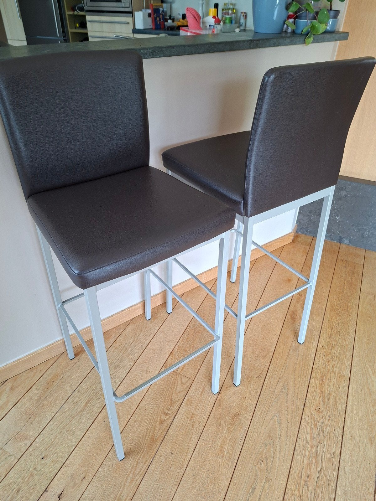 Barstoelen, Ophalen