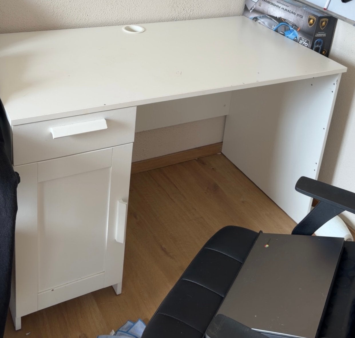 Bureau, Gebruikt, 65 cm, Kabelgoot, Schoolbureau
