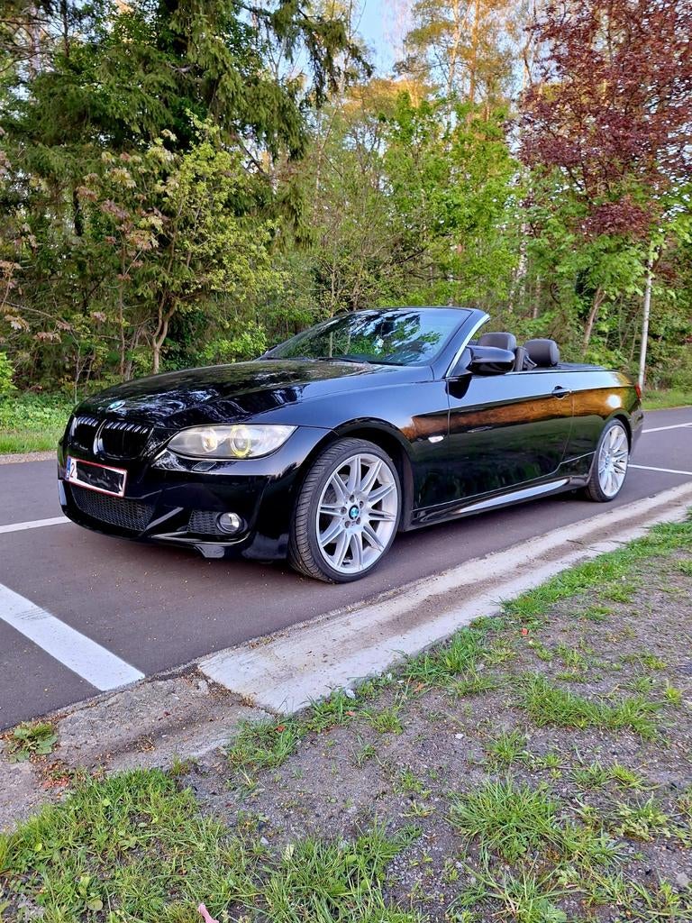 Bmw e93 320d 173000km, Auto's, BMW, Automaat, Euro 5, Zwart, Zwart