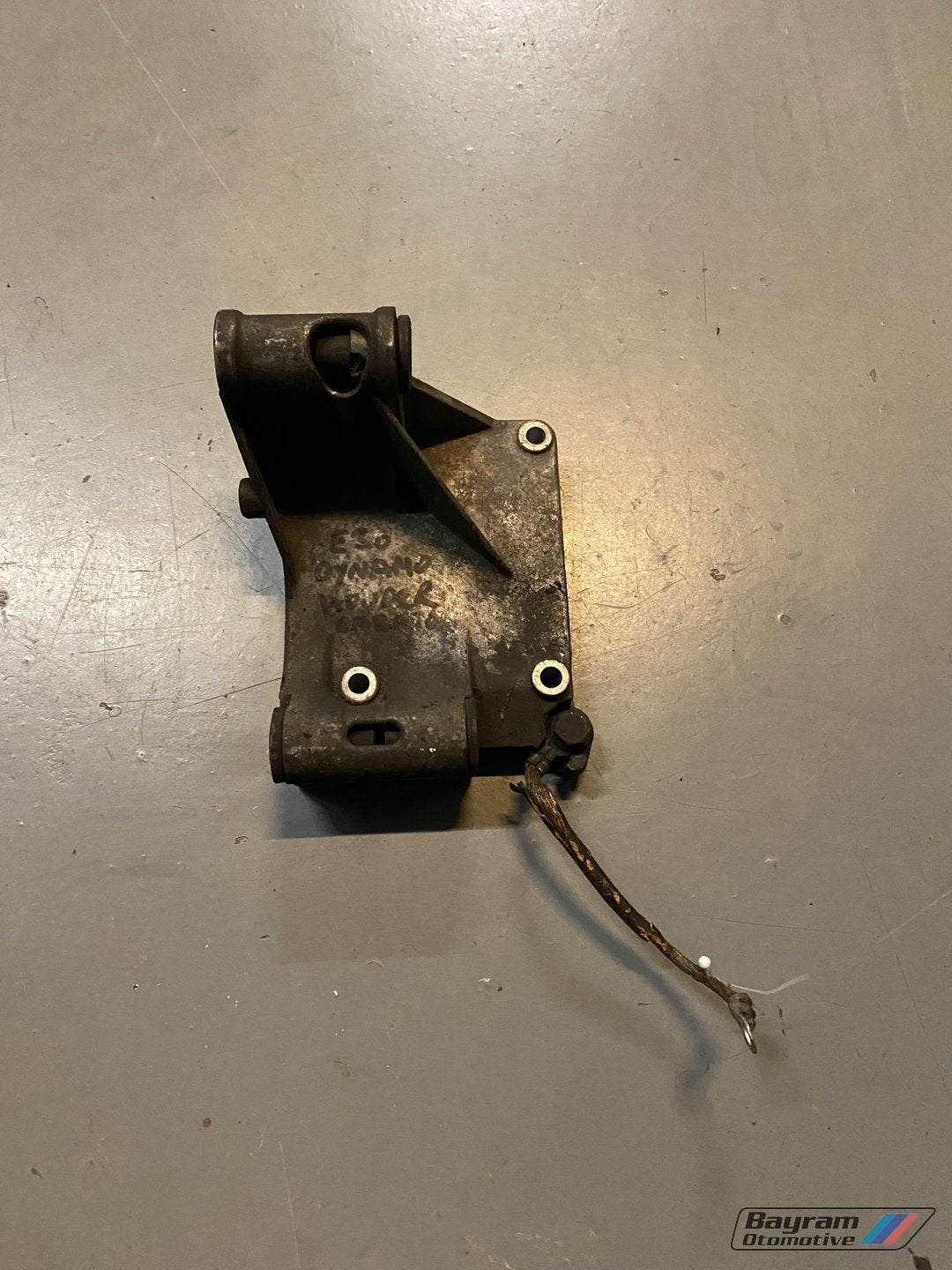 Bmw E30 dynamosteun m40 m42 dynamo steun 1715080 3-serie ca, Autos : Pièces & Accessoires, Moteurs & Accessoires, BMW, Utilisé