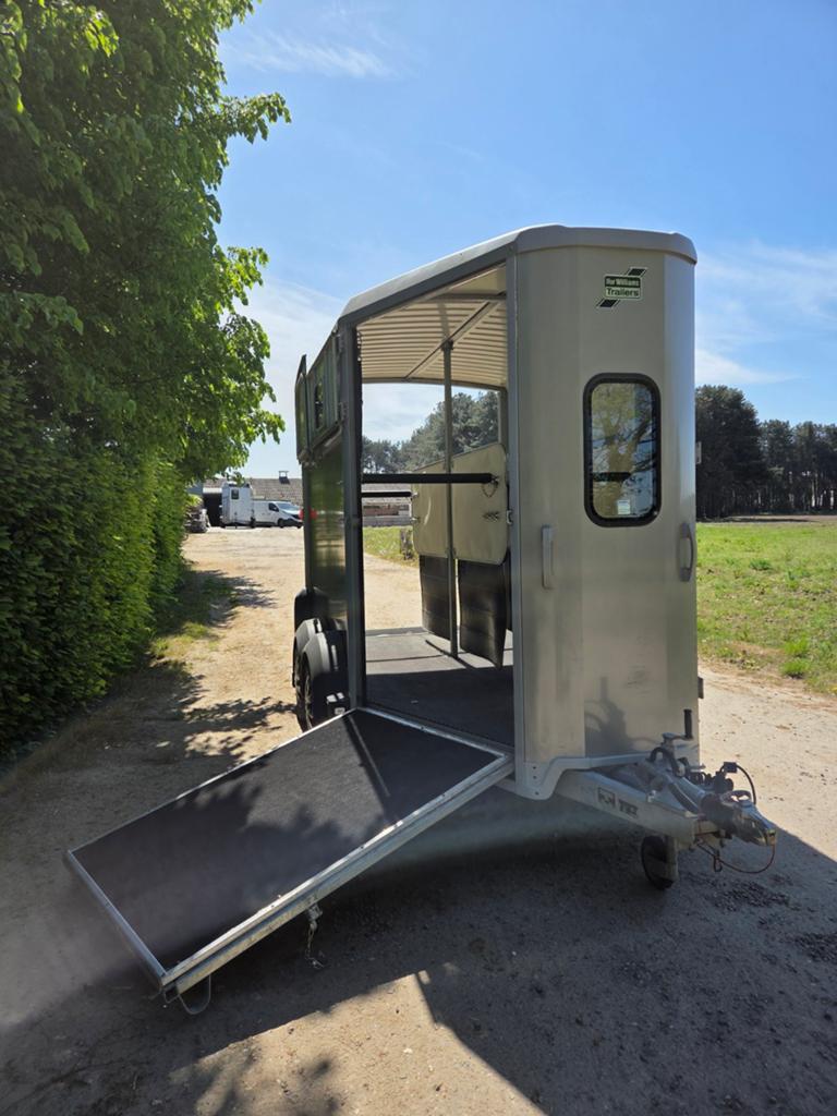 Ifor Williams HB511 – Topstaat –, Dieren en Toebehoren, Paarden en Pony's | Trailers en Aanhangwagens, 2-paards trailer, Aluminium