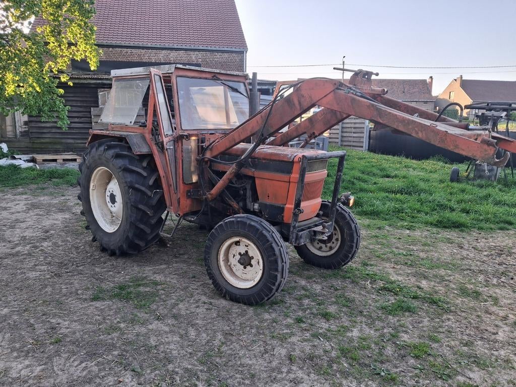Fiat 640 met frontlader, Ophalen, Fiat