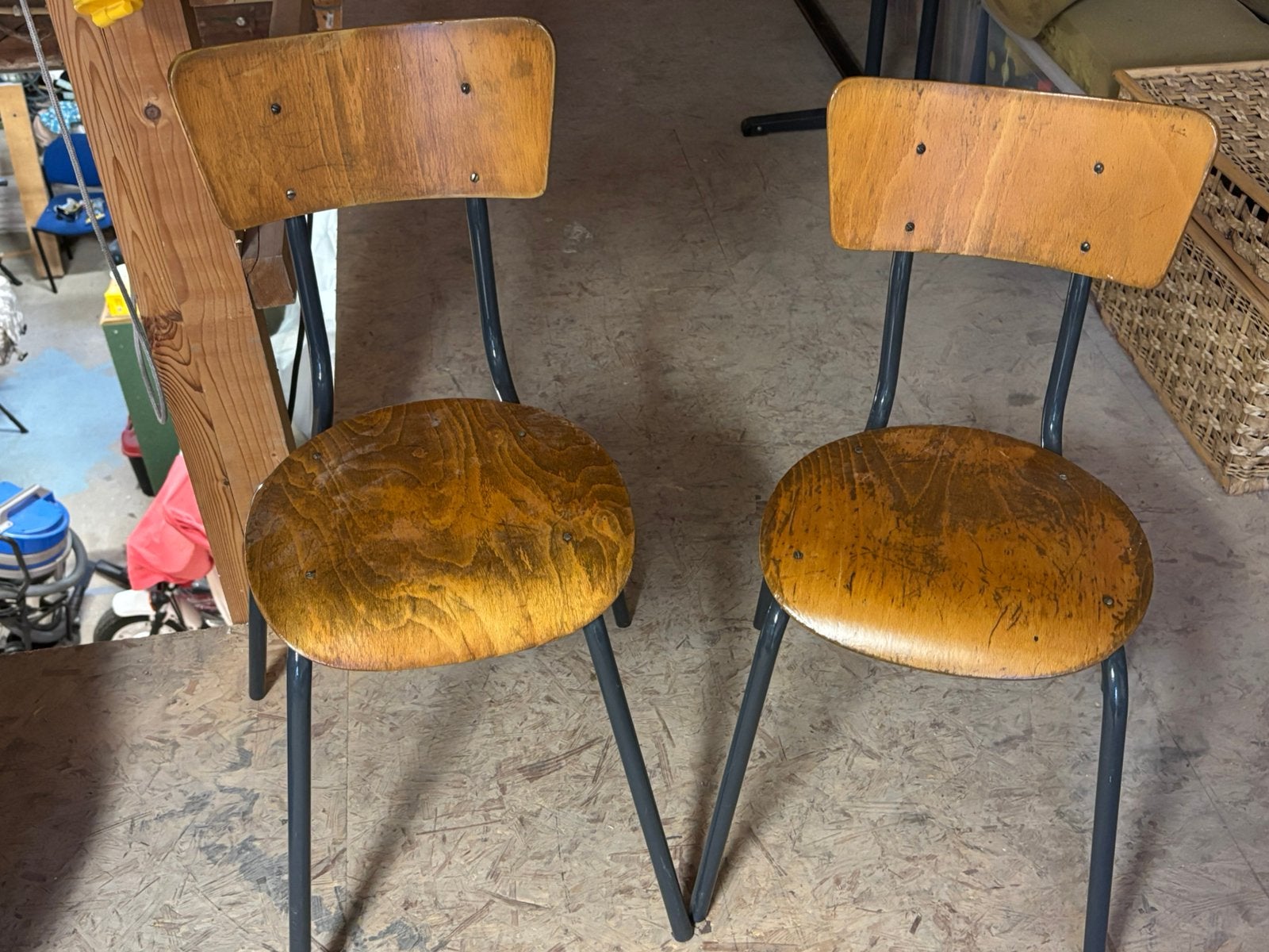 Vintage schoolbanken met stoelen, Ophalen, Zo goed als nieuw, Hout