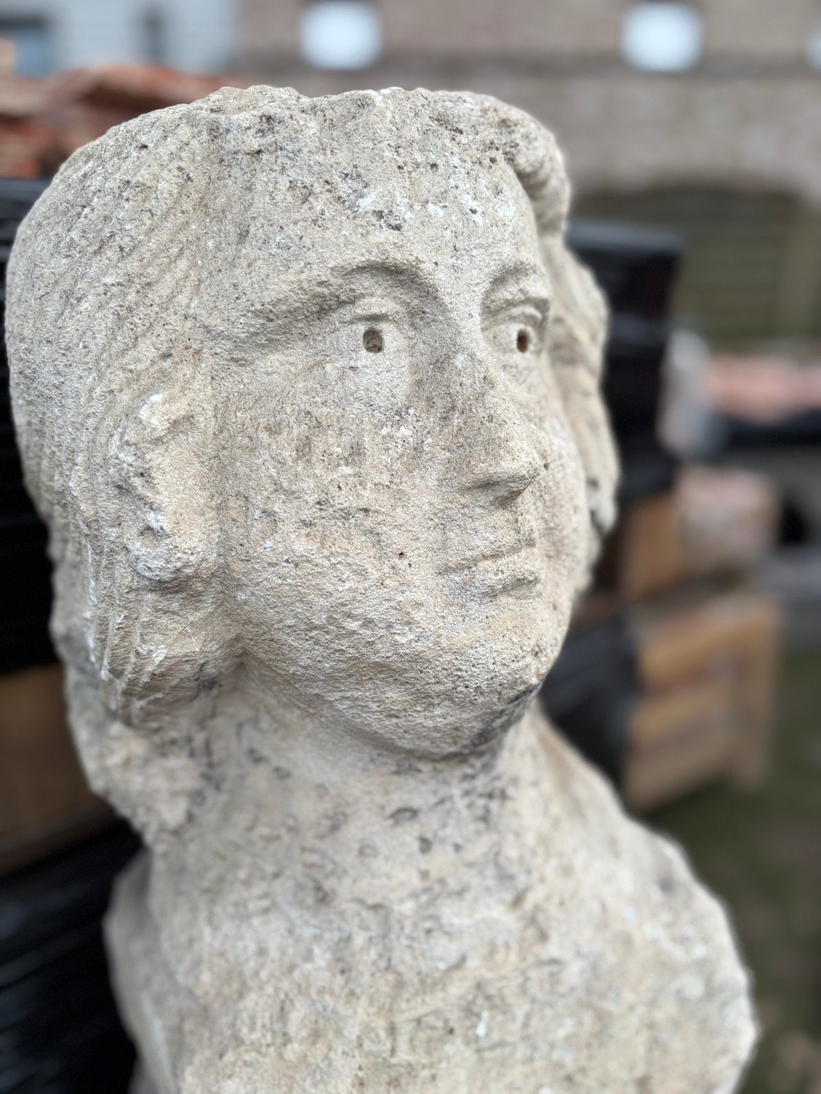 Eeuwenoud borstbeeld in franse zandsteen BELLEN 0474220705, Antiek en Kunst, Ophalen