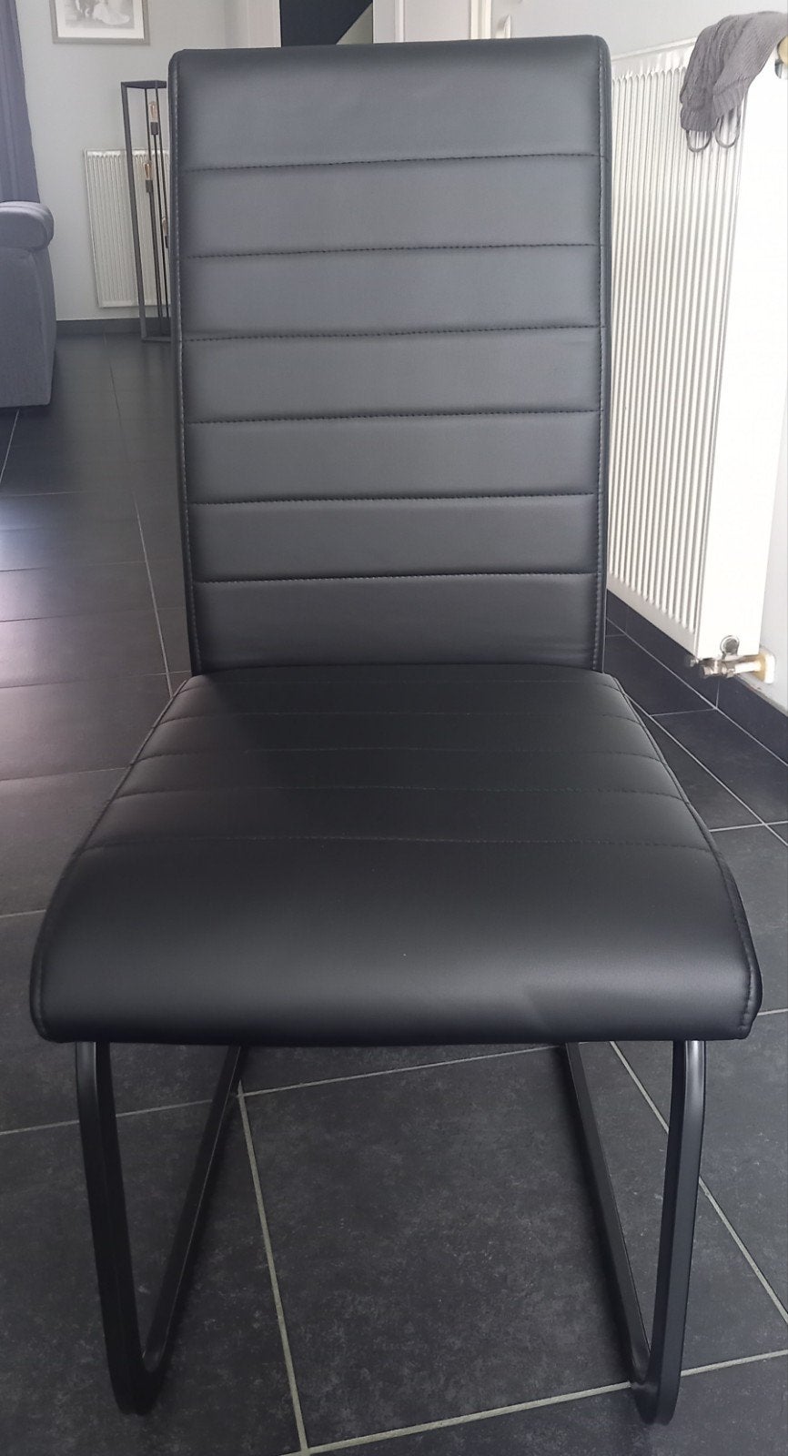 6 Keukenstoelen, Enlèvement