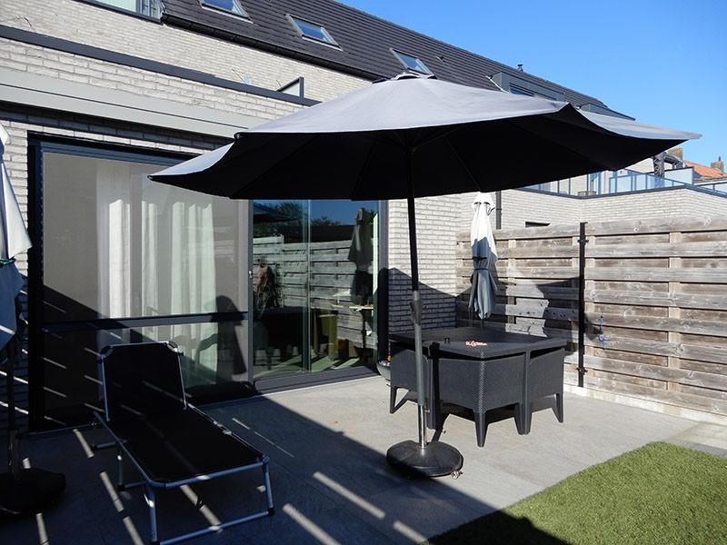 terras parasol, Ophalen, Zo goed als nieuw