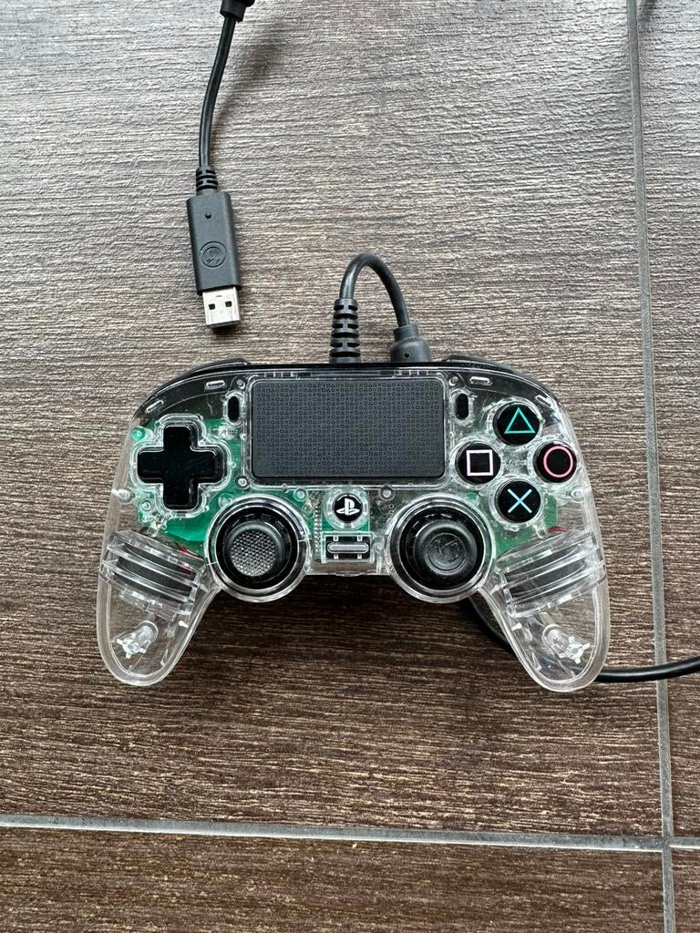 Bedrade Ps4 NACON controller, Games en Spelcomputers, Ophalen of Verzenden, Zo goed als nieuw, Controller, PlayStation 4